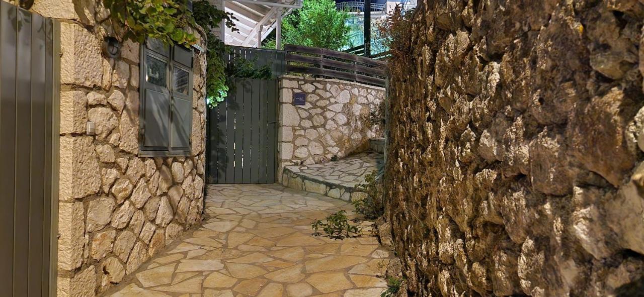 Wild Sea Apartments Ayios Nikitas Ngoại thất bức ảnh
