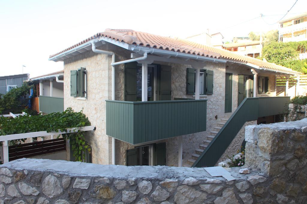 Wild Sea Apartments Ayios Nikitas Ngoại thất bức ảnh